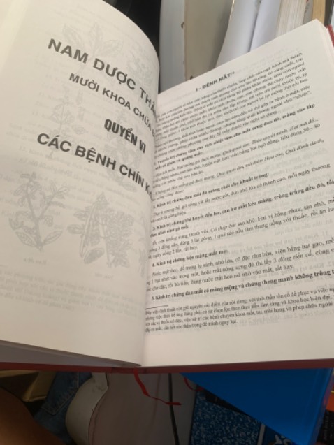 Sách hay có nhiều kiến thức bổ ích, đóng bìa đẹp, giấy chất lượng loại vừa