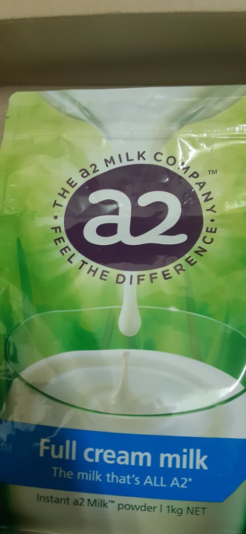 đơn hàng mình đặt từ ngày 4/7 nhưng tới ngày 5/8 mới giao hàng. Mình có hỏi thì báo là đơn hàng chỉ vừa nhận hàng từ nhà cung cấp vào ngày 3/8. Theo mình thì hàng phải mới vì trong khoảng thời gian mình chờ đơn hàng mình thấy trạng thái đang xử lý nhưng khi nhận hàng thì bao bì bên ngoài bị dơ và khóa zip bung ra ko cài kín. Mình đã viết *** nhưng tới giờ chưa nhận đc bất kỳ thông tin phản hồi nào. cảm giác ko hài lòng