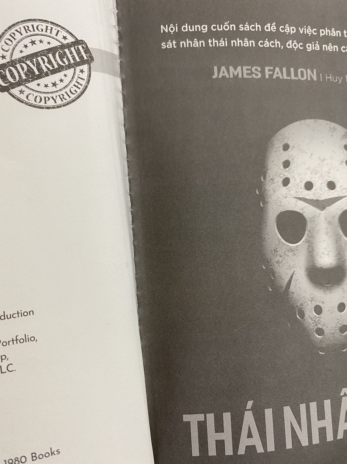 Giao hàng nhanh, tuy nhiên phần gáy sách hơi bị bung