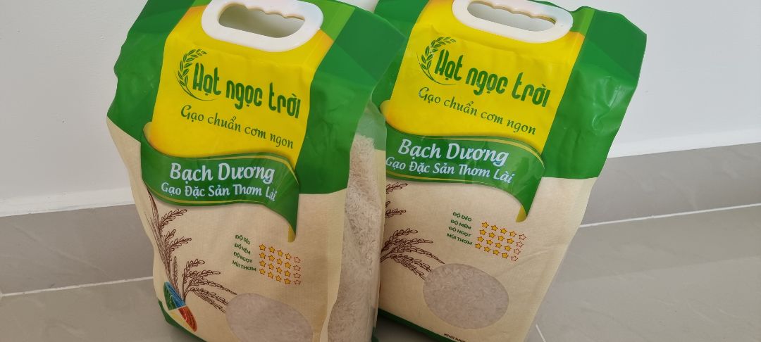 Tiki giao hàng đúng hẹn (mặc dù dịch bệnh giãn cách như vầy) 🙂 Cảm ơn tiki. Gạo thì ngon rồi, hạn sử dụng lâu 🙂