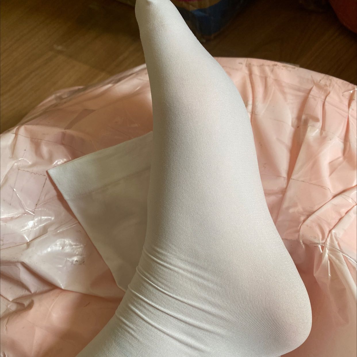 đẹp co dãn ôm chân sẽ mua thêm