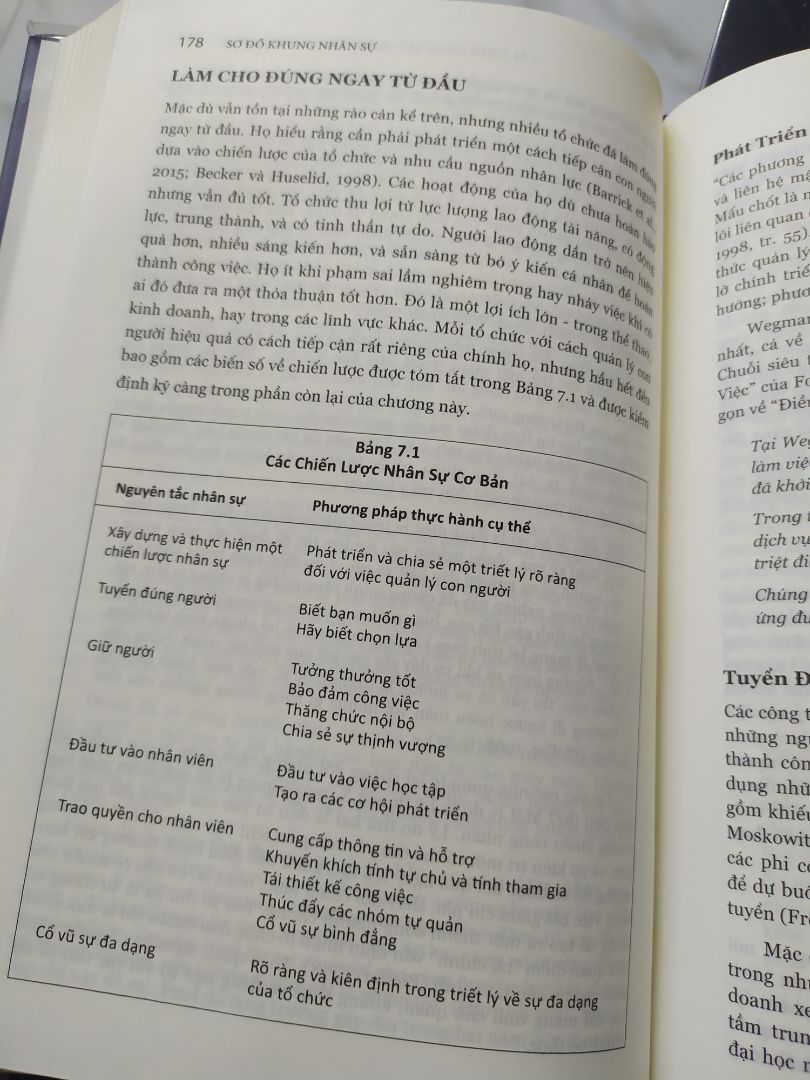 Ngoại hình rất ổn bìa cứng nên ok,  chữ hơi nhỏ và giãn cách giữa các dòng nhỏ đọc hơi mệt.