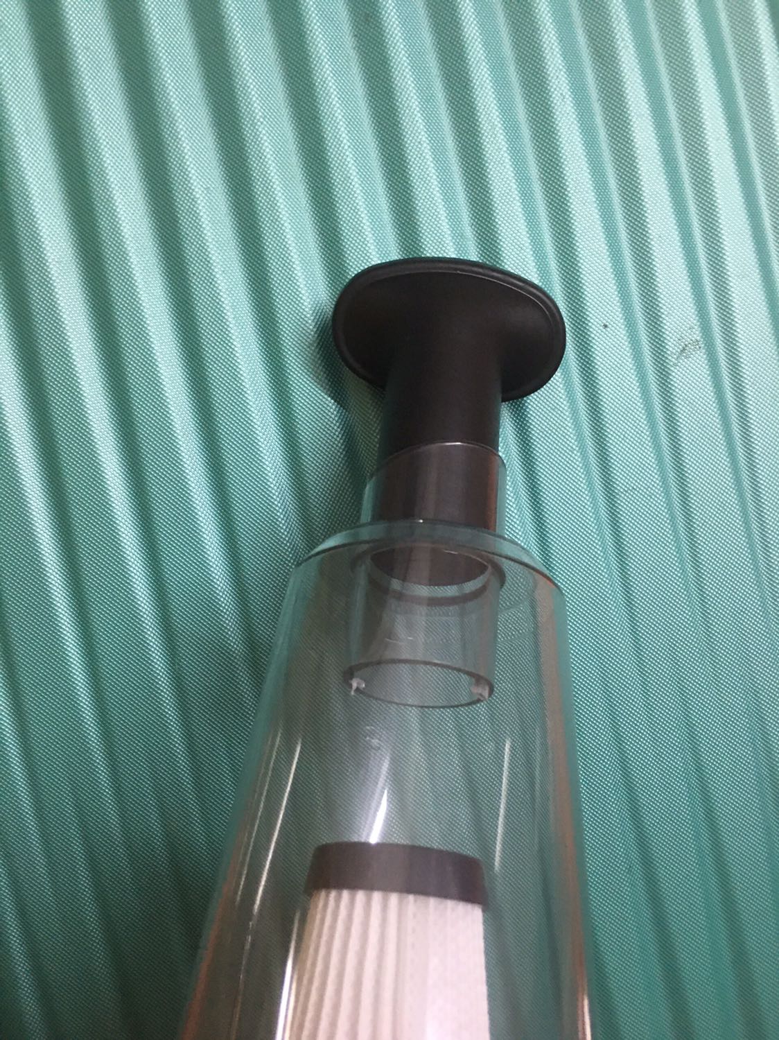 Giao hàng nhanh, lần đầu tin dùng mua đồ gia dụng trên Tiki
Máy giá tương đối, nhưng lực hút rất ok, có kèm các đầu hút tuỳ thuộc vào địa hình để hút rất tiện lợi, thấy có kèm cả phiếu bảo hành 12 tháng nuôn!