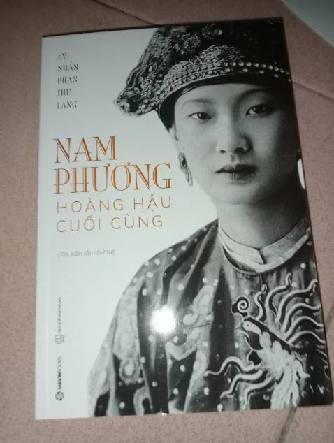 Sách mỏng thôi, in đẹp, chất giấy tốt, giao hàng nhanh, đặt buổi sáng mà chiều đã giao tới rồi