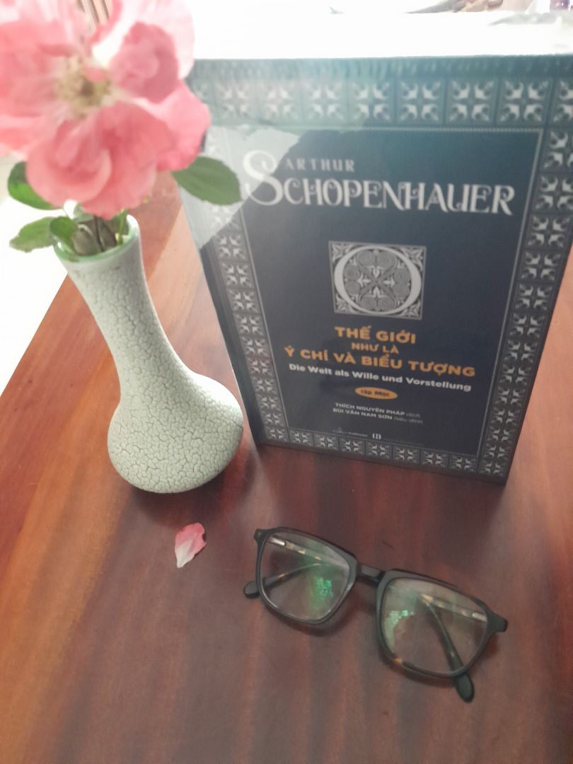 Sách được đóng gói cẩn thận và giao hàng rất nhanh, trước hạn đến 2 ngày. ❤️❤️