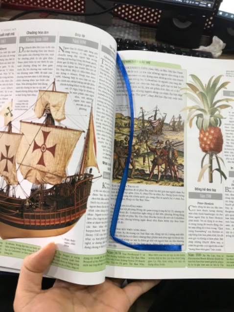 Nội dung tốt hay, đáng mua. Nhưng sách giao cho mình có phần góc bị dính giấy, khá khó hiểu về người đóng sách