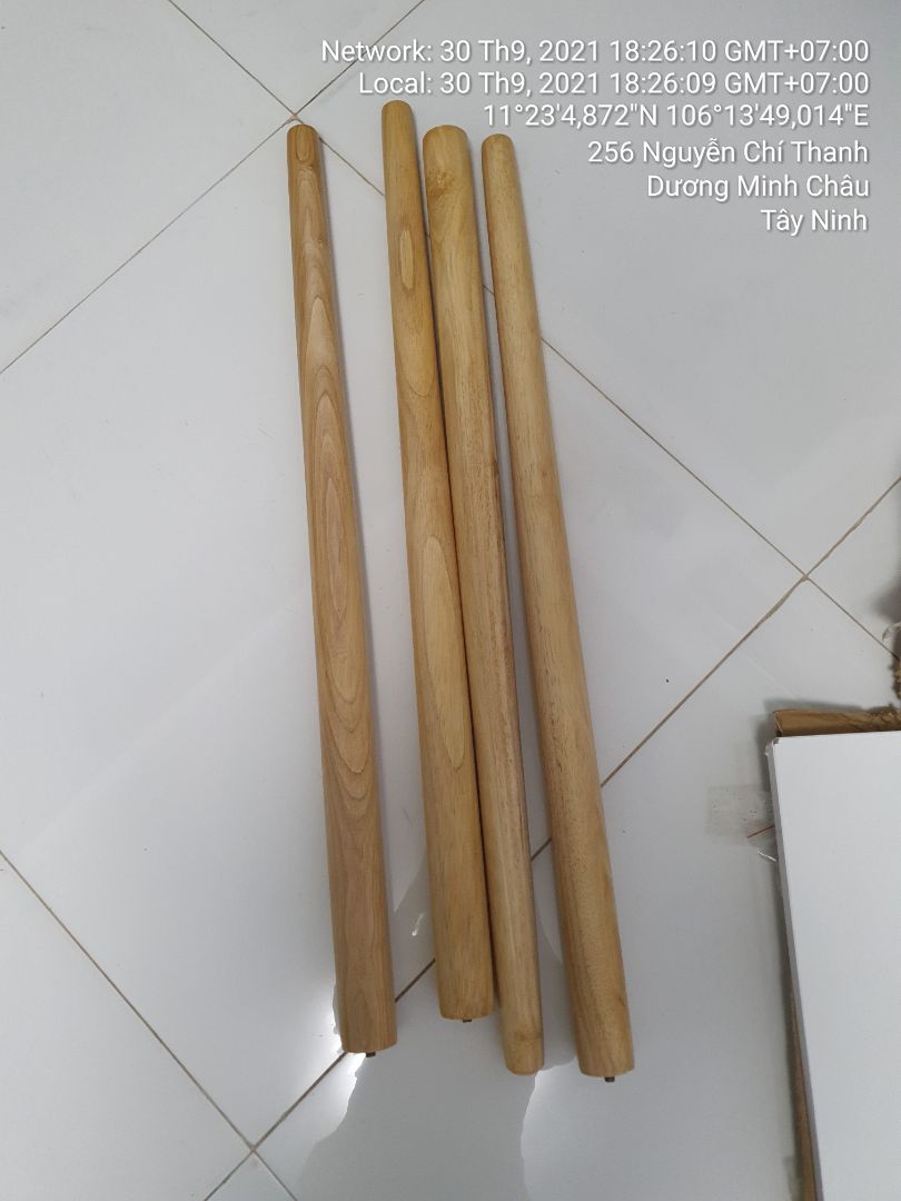 Mọi thứ đều hoàn hảo cho đến khi 1 góc bàn bị móp do vận chuyển, có lẽ lần sau ship hàng, shop nên bọc cạnh góc lại, đau lòng quá vì nó lẽ ra đạt 100đ cơ 😔