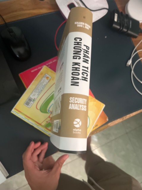 Sách xin nha mọi người ơi, dày cui à. Sách đẹp, gói cẩn thận nhé!!