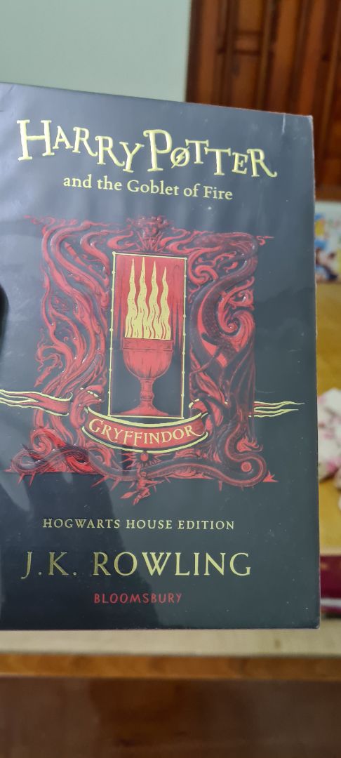 giao nhanh hơn mong đợi, hàng như mô tả, mới coong, bao gói cẩn thận. Sách gốc khỏi chê về chất lượng!