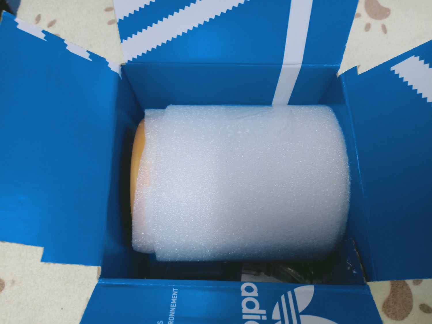 - Sản phẩm được đóng gói cẩn thận, hộp không bị móp méo, được nhận kèm thêm chiếc muỗng xinh xắn, nắp hộp rất chắc chắn, tinh bột nghệ đậm màu, pha uống với mật ong mùi vị thật dễ chịu. Đánh giá sản phẩm 5*