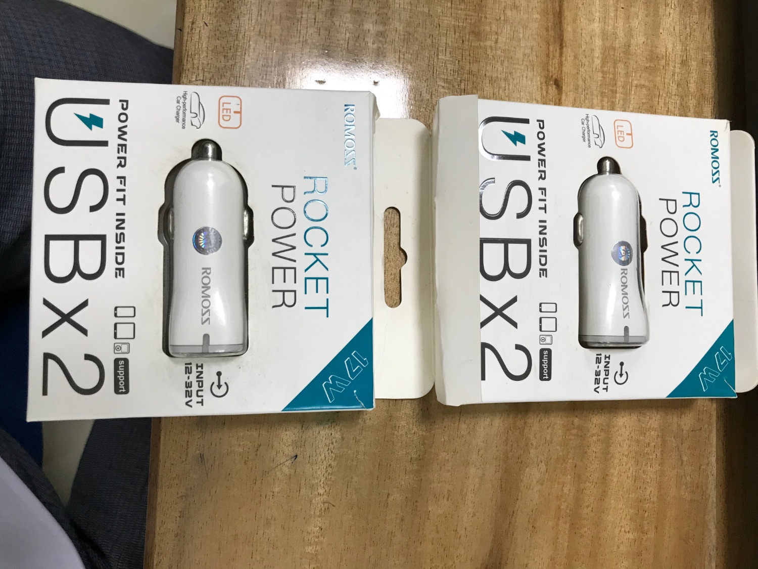 Không đúng sản phẩm như hình, đề nghị nhà cung cấp đổi trả cho khách
nếu không đổi được, Tôi sẽ không bao giờ mua trên trang này nữa
Cảm ơn