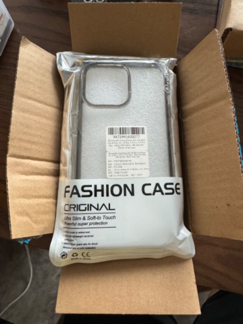 Cảm quan ban đầu khi mới nhận là: Ốp đẹp, vừa khít với máy, dày dạn, càm nắm chắc tay.