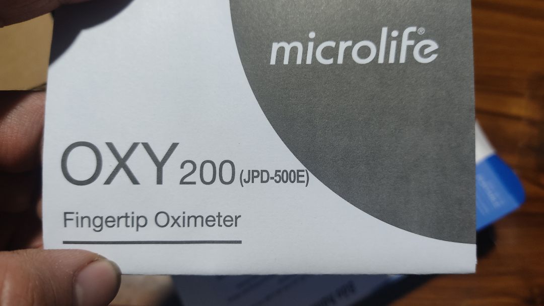 hàng microlife chính hãng tuy nhiên hãng lại rename từ con jumper jpd500e. mà con đó thì giá rẻ hơn kha khá. coi như đắt hơn ở thương hiệu vs bảo hành chứ ruột vẫn vậy.