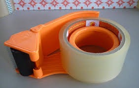 SP mình nhận được bẳng nhựa chứ không phải bằng kim loại như ảnh. thêm nữa là không có chốt chặn LĂN màu trắng như ảnh minh họa nên dùng rất và cực kì bất tiện, mỗi lần dùng chỉ muốn quăng luôn vào sọt rác! Khuyên chân thành là đừng mua nha, chỉ chuốt bực bội à.