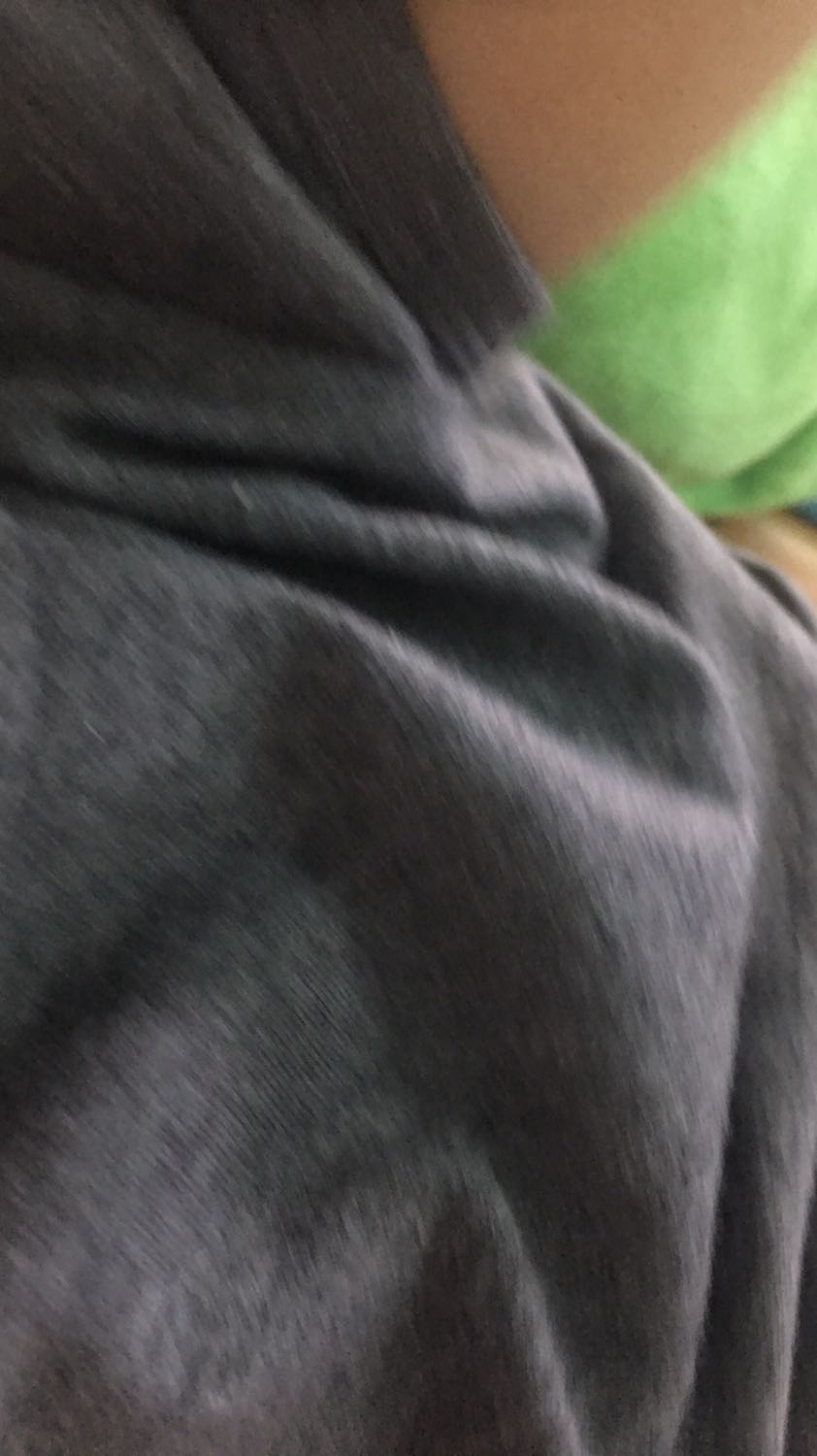 Vải đẹp mịn
Chỉ tại m hơi béo bụng xíu, vai bự nên mặc ko dẹp lm