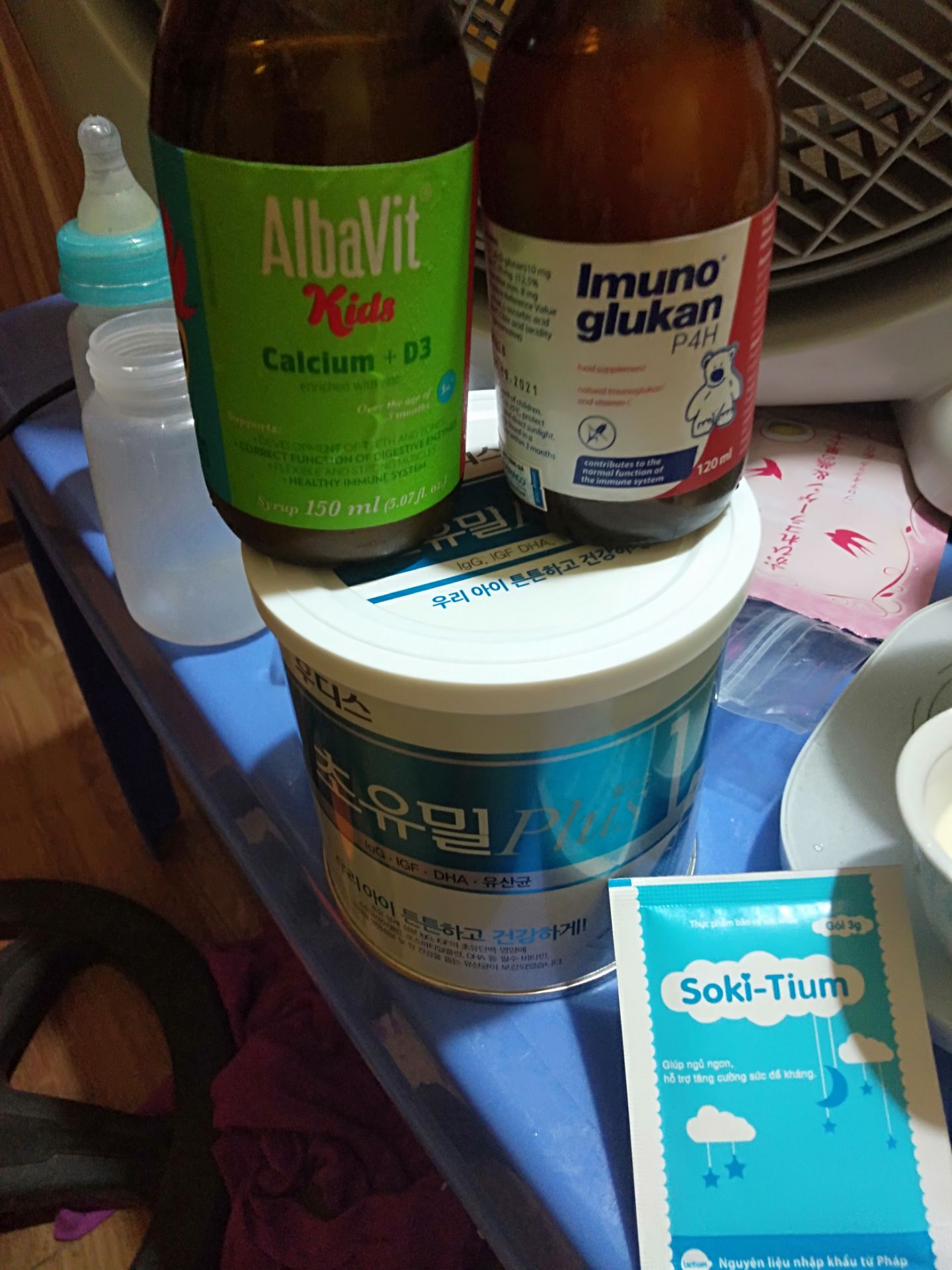 sao mình thấy hình qc có chữ colostrum còn hàng mình nhận về thì không vậy,sd đc vài ngày con ngủ ngon hơn chưa thấy ăn tốt nhưng mình sẽ kiên trì sd hết hộp,đóng gói cẩn thận giáo hàng nhanh trc thời hạn