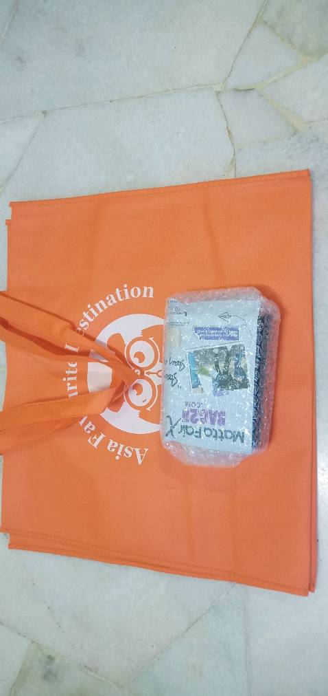 Mua cái ví mà cảm giá như đập hộp điện thoại ấy, shop gói đẹp mà cưng quá, cầm cái vi thấy đáng đồng tiền bát gạo. Mình mua nhiều lần rồi shop còn chủ động nt tặng mã giảm giá, cưng quá cưng. cho 10 sao.