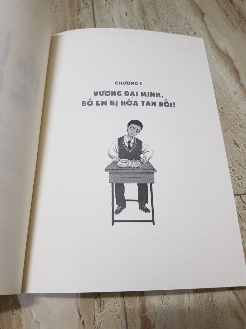 Mua sách vì tên nghe lạ, hài. Mình chưa đọc tác phẩm nào của Cửu Bả Đao, đây là cuốn đầu tiên. Nội dung xoay quanh Vương Nhất Minh, trợ lý sưu tầm những truyện kinh dị, cảm hứng sáng tác cho chính Cửu Bả Đao. Truyện thuộc loại kinh dị, hài. Các truyện ngắn nội dung bình thường, không quá kinh dị, hơi nhạt. Đọc giải trí bình thường, không quá tệ. Còn chương 3 có bạn chê bẩn, khó đọc. Mình thấy cũng bình thường, không đến nỗi không thể đọc tiếp được vì bẩn. Chắc cũng do cảm nhận của từng người đọc khác nhau.
