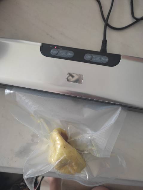 Mình mua hút thực phẩm đem đi nước ngoài cho người thân rất ok nha lực hút đủ mạnh có 3 chế độ cũng dễ xài, hút thực phẩm ẩm cũng rất ok Mình mua hút thực phẩm đem đi nước ngoài cho người thân rất ok nha lực hút đủ mạnh có 3 chế độ cũng dễ xài, hút thực phẩm ẩm cũng rất ok