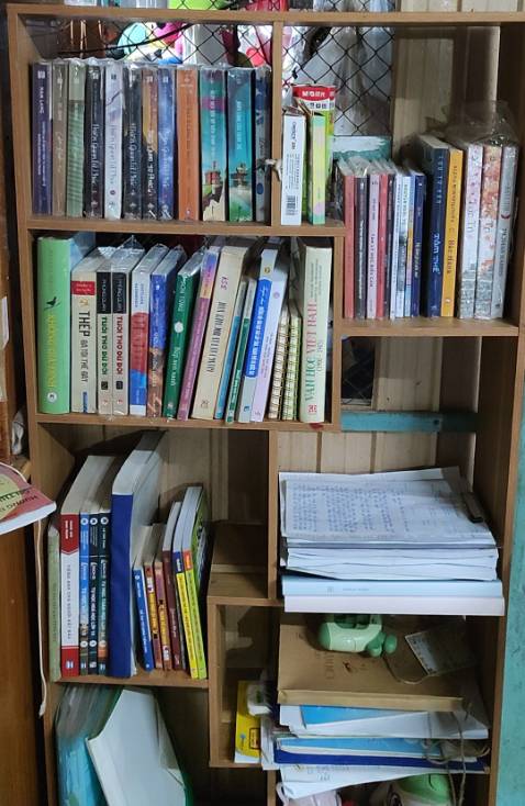 Sách dành cho trẻ em về chiến tranh kháng chiến ở vn ta nd buồn vui lẫn lộn mong cho vào chtrình giảng dạy của nước ta chứ hay quá 💕💕