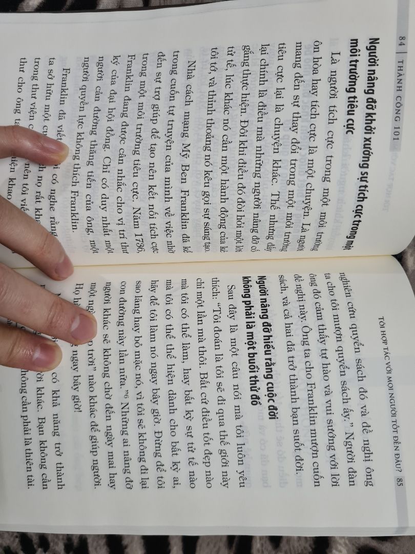 sách hay và rất đẹp. giao hàng tốt, không bị làm sao cả