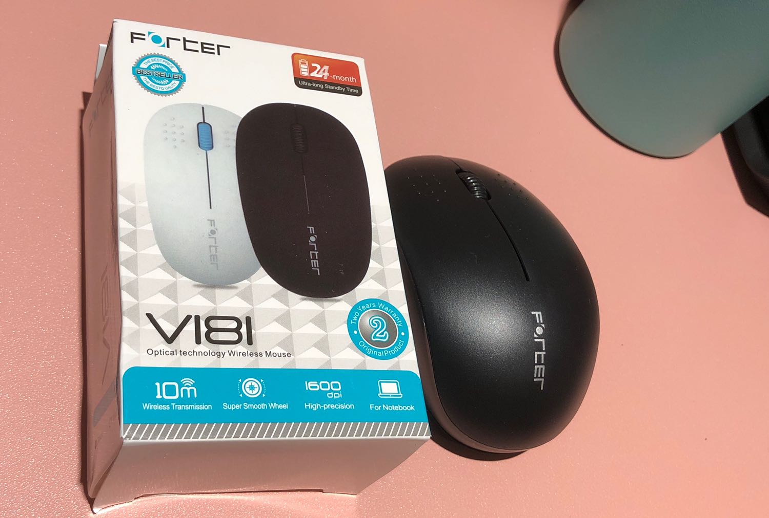 Mình rate 2 sao vì shipper rất thân thiện.
Chứ nếu ko tính về phần giao nhận hàng thì mình sẽ rate 0/5* nếu có thể.
- Về phần đóng gói: đóng gói kỹ, đầy đủ usb và pin đi kèm.
- Về chất lượng: khi mình mới mua về và *** thử thì chuột Forter V181 này rất lag, tín hiệu rất chập chờn, gần như là ko thể sử dụng được. Mình mua món này cùng lúc với 1 con chuột cùng hãng nhưng màu khác thì dùng lại rất mượt, không hiểu là con màu đen này bị lỗi hoặc bị vấn đề gì nhưng chất lượng rất kém.
Hy vọng Tiki có thể giúp đỡ trong việc bảo hành/đổi sản phẩm khác cho mình. Thanks