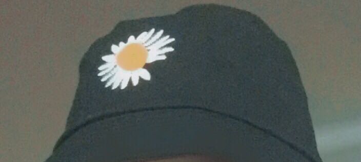 Mũ đẹp lắm ạ, chất vải chắc chắn, đội lên nhìn xinh lém, nên mua nha mn?