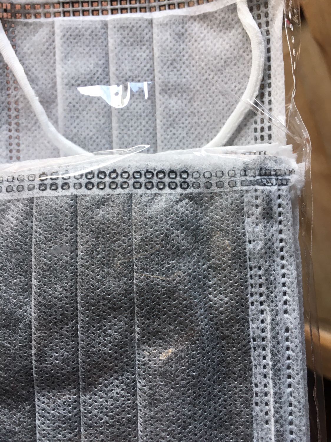 Đã mua 3 lần rồi nói chung là rất ưng ý. Đúng loại mình thích.

Về hình thức đóng gói mình thấy không tỉ mỉ như lần đầu. Thùng hàng khi nhận móp cả thùng gói và bên trong hộp. Cũng may là có sẵn bịt 10 cái nếu ngay mùa mưa mà rách thủng kiểu đấy chắc hẳn sẽ ướt hết khi nhận hàng. Mong rằng sẽ cải thiện về vấn đề đóng gói hàng.