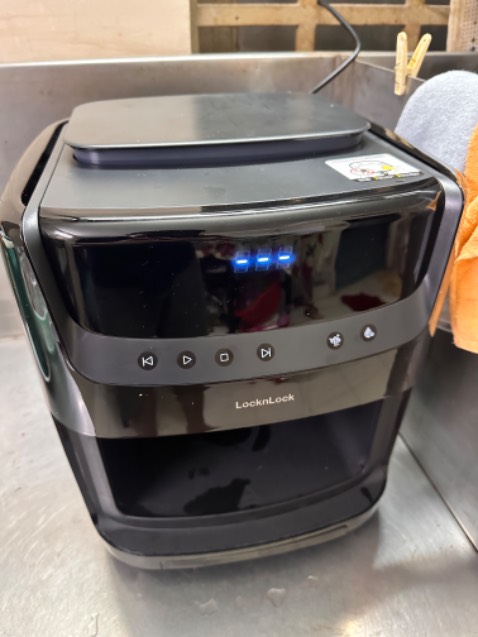 Săn sale giá tốt có 1tr764k. Nồi hấp gà ngon, chiên cũng oke. Chất lượng tốt bữa ra store coi 4tr k ngờ về săn sale đc giá quá tốt Săn sale giá tốt có 1tr764k. Nồi hấp gà ngon, chiên cũng oke. Chất lượng tốt bữa ra store coi 4tr k ngờ về săn sale đc giá quá tốt