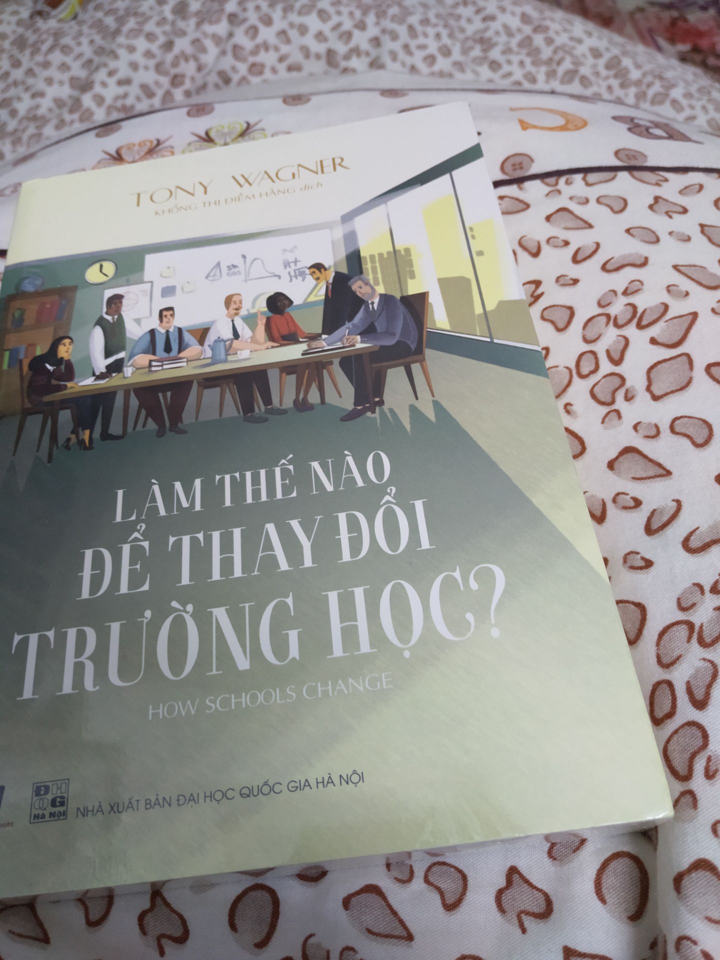 Cuốn này mình đọc không được tập trung, vẫn đang còn dở. Có lẽ không phải người trong ngành nên khó tiếp thu. Dù vậy mong các thầy cô giáo tham khảo để có thể chủ động cải thiện môi trường dạy học, mang lại lợi ích tích cực cho thế hệ tương lai.