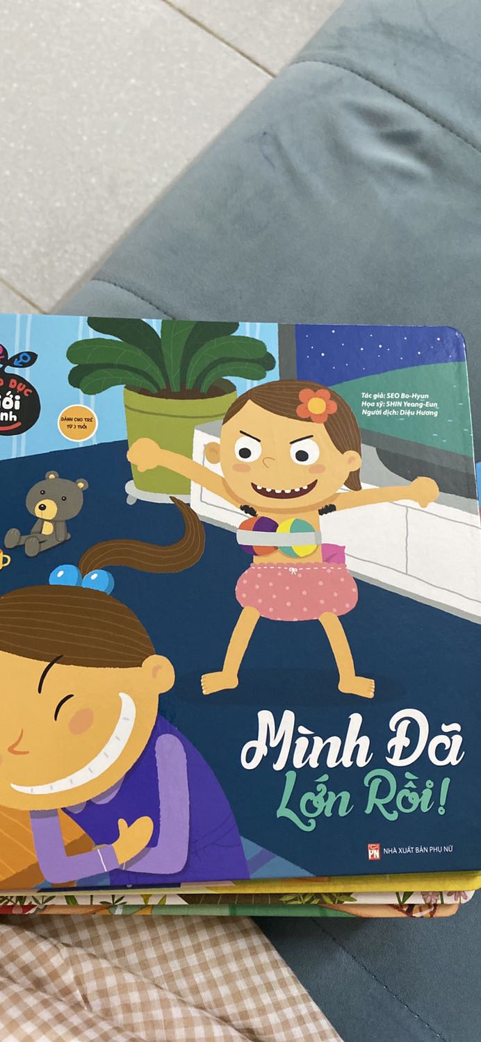 Sách bìa cứng, hình minh hoạ đẹp tuyệt, dễ hiểu dễ đọc, bé nhà mình vô cùng thích thú