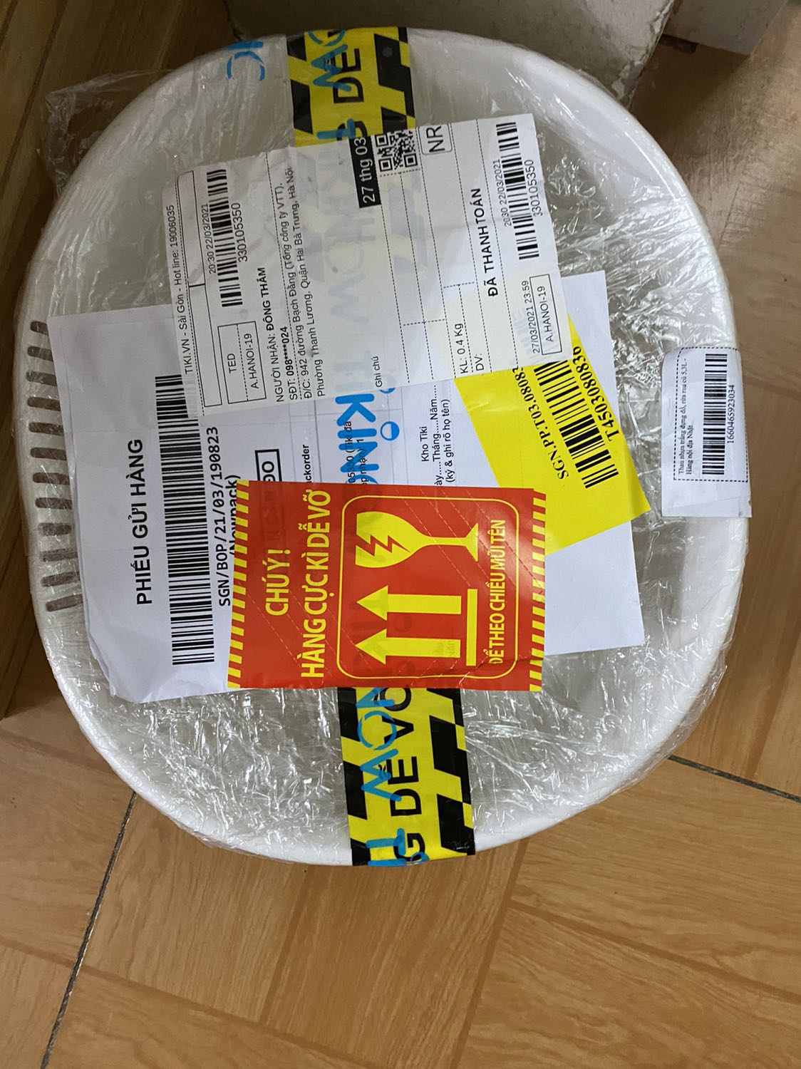 Chậu mỏng, tưởng có 2 lớp để rửa nhưng chỉ có mỗi chậu đựng. Do chậu quá mỏng nên cuộn băng dính chặt quá, chậu bị nứt trên thành chậu. Nói chung không nên mua!