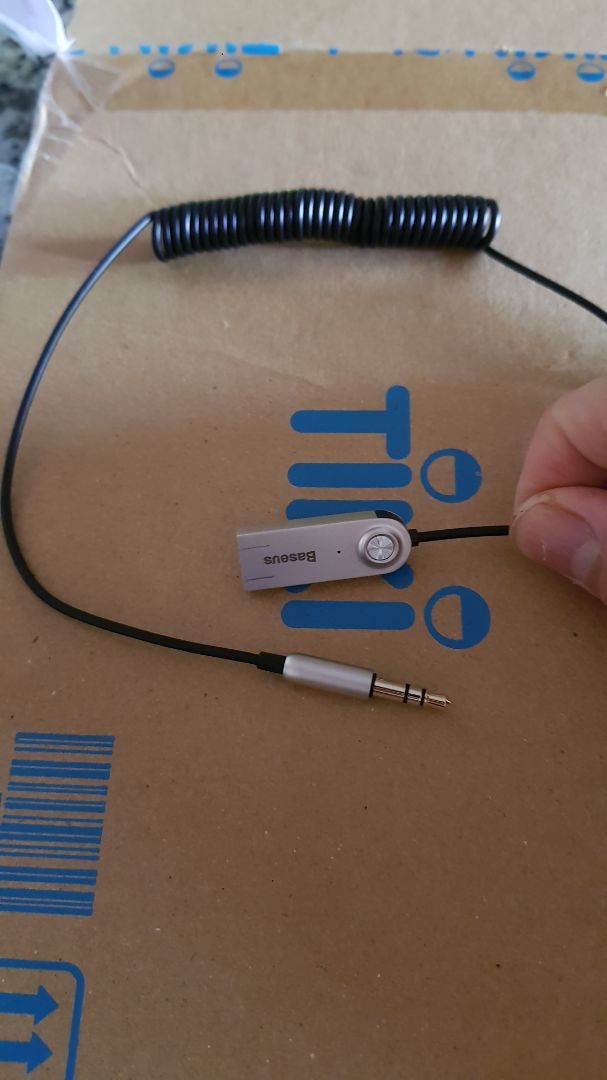 khi ngắt kết nối bluetooth không có âm thanh lạ khó chịu, sản phẩm thiết kế nhỏ gọn, đẹp, nhôm trơn nhám thể hiện sự xịn sò khi ngắt kết nối bluetooth không có âm thanh lạ khó chịu, sản phẩm thiết kế nhỏ gọn, đẹp, nhôm trơn nhám thể hiện sự xịn sò