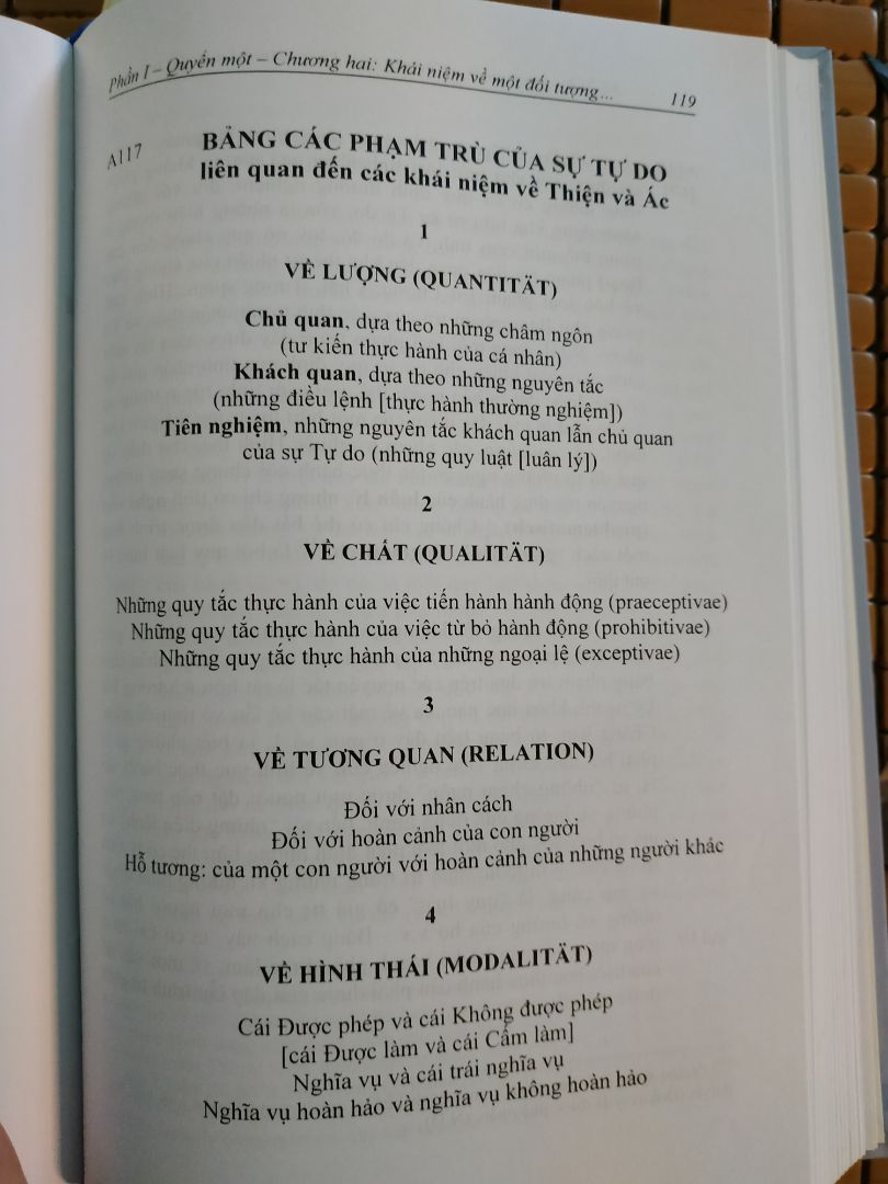 Đây là cuốn thứ 2 trong bộ phê phán lý tính của Kant là 1 sự tiếp bước cho câu hỏi " Tôi phải làm gì". Với PPLTTH, Kant sẽ cho chúng ta thấy đâu là một nền đạo đức đích thực hay nói theo kiểu của ông là nền "đạo đức thuần túy" với những quy luật tiên thiên xuất phát từ tự do và quy định sự tự do ý chí. Đây là cuốn thứ 2 trong bộ phê phán lý tính của Kant là 1 sự tiếp bước cho câu hỏi " Tôi phải làm gì". Với PPLTTH, Kant sẽ cho chúng ta thấy đâu là một nền đạo đức đích thực hay nói theo kiểu của ông là nền "đạo đức thuần túy" với những quy luật tiên thiên xuất phát từ tự do và quy định sự tự do ý chí.