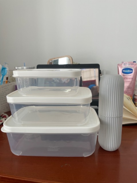 Tikinow giao nhanh thì hổng ý kiến gì gòi 🤣 hàng nhận được quá là ưng luôn nên phải lên quánh giá liền kkkk

Hộp nhựa đẹp, bộ 3 cái, hàng VN chất lượng cao nha, chi tiết gia công nó ở tầm khác với mấy hộp rẻ tiền ngoài chợ ấy. Còn có hoa văn chìm nhìn hay hay ko bị chán nữa =))))) Mấy ní cứ tin toy mua đi gòi thấy ưng giống toy nè

À được tặng hộp đựng bàn chải để sài đi du lịch nữaaaaa. 

10 đỉmmmmmm