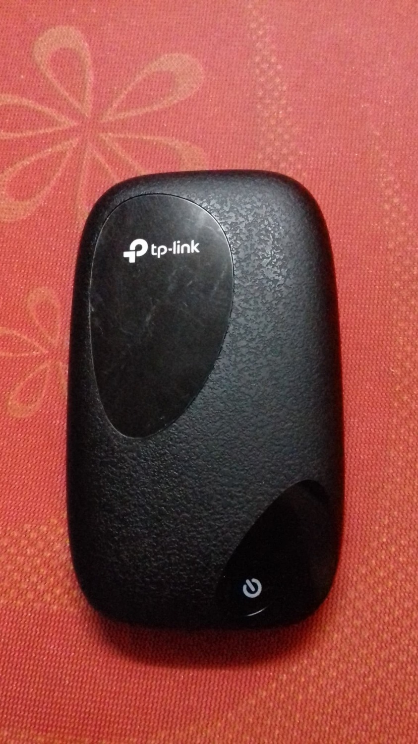 Bộ Phát Wifi Di Động 4G LTE TP-Link M72***GHz 150Mbps xài tốt, đúng mẫu mã, dễ sử dụng, vì là hàng Tiki Trading nên mình tin tưởng mua. Lần đầu dùng cho sự kiện phải di chuyển mình dùng rất tiện lợi, gần 7h thì bộ phát hết pin.  Có thể dùng với nhiều loại thẻ sim 4G khác nhau.