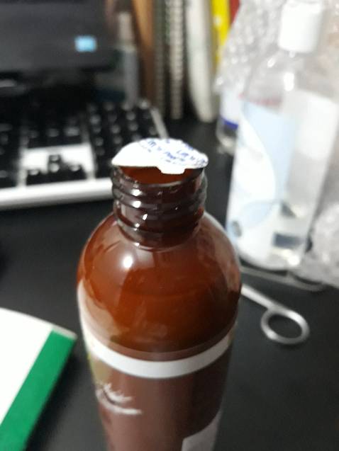 Trừ 1 sao vì bao bì trong chai như bị mở trước rồi. Dạng liquid k phải cream nha. Lau xong sáng dới luôn. Bạn nào có đàn piano như mình có thể mua lau pedal đc nha.