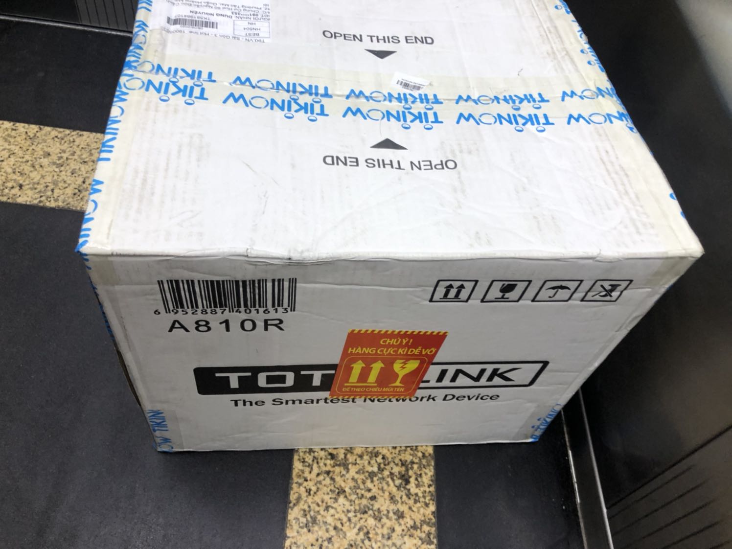 Đóng gói kỹ càng, vỏ hộp hơi cũ kỹ, giao hàng nhanh hơn dự kiến.