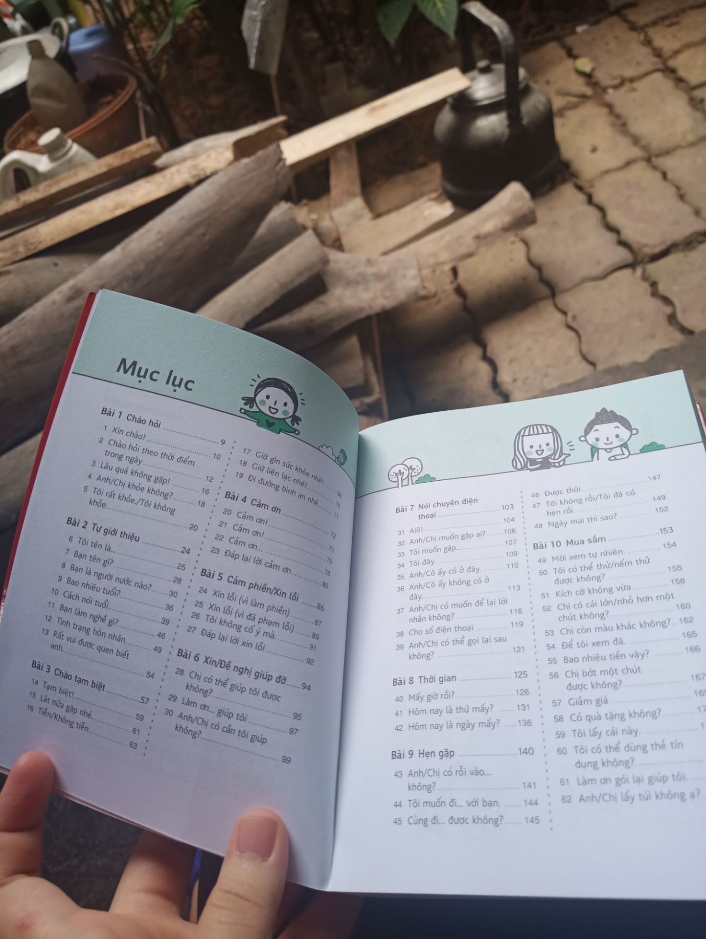 săn sale được sách khá là ưng.Giao nhanh,nhưng sách hơi bị móp một tí