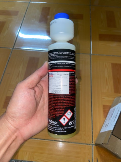 Giao hàng nhanh. Đóng gói cẩn thận. Hàng chính hãng. Chất lượng tốt, gạt nước mưa rất sạch, làm hết tiếng rít khi gạt mưa. Dùng kèm với dung dịch nano chống bám nước trên kính cho hiệu quả tuyệt vời. Lưu ý pha đúng tỷ lệ do là hoá chất đậm đặc.