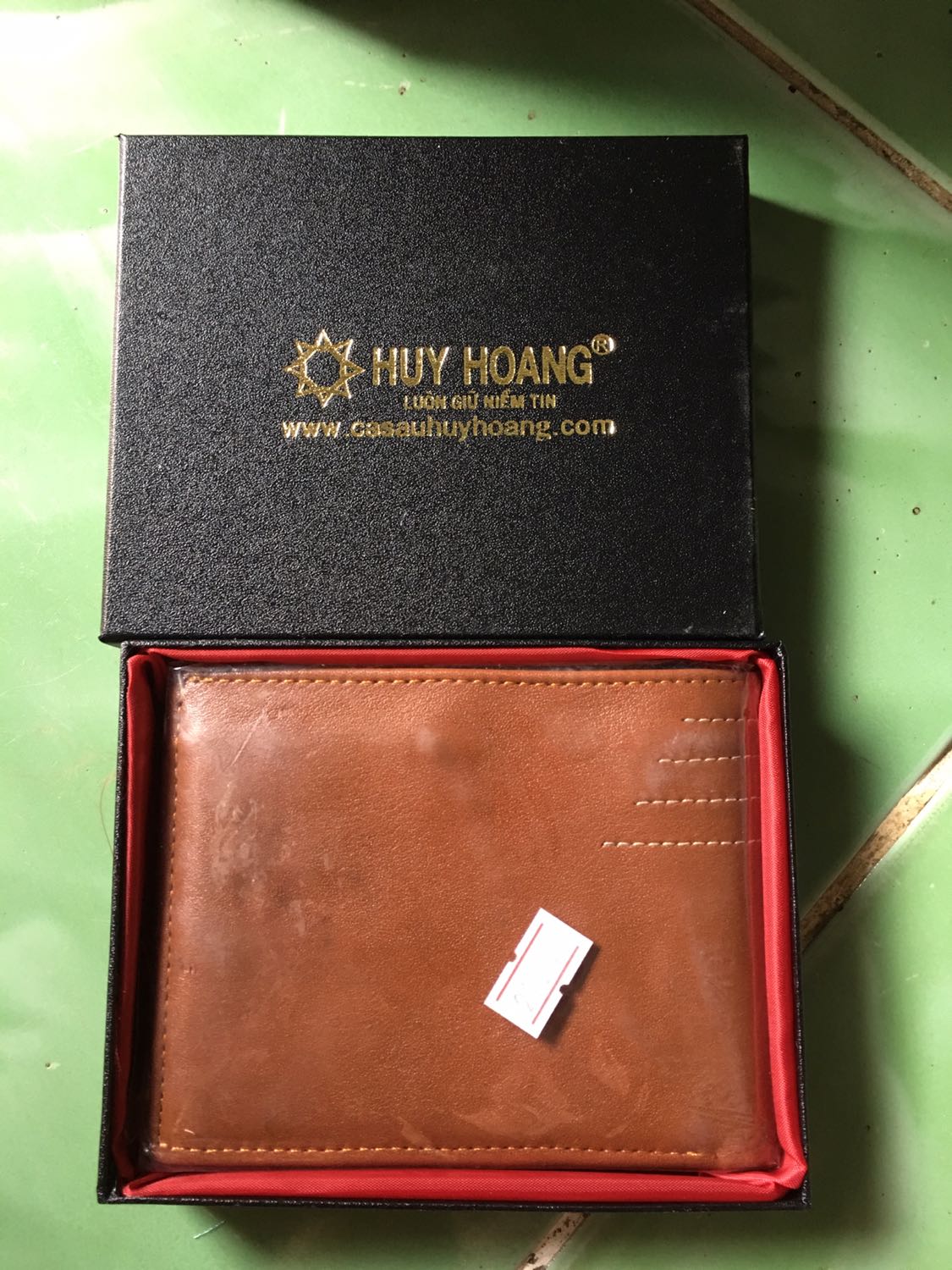Ví da mêm mai và chắc chắn rất hợp voi túi tiền của mọi nguoi a