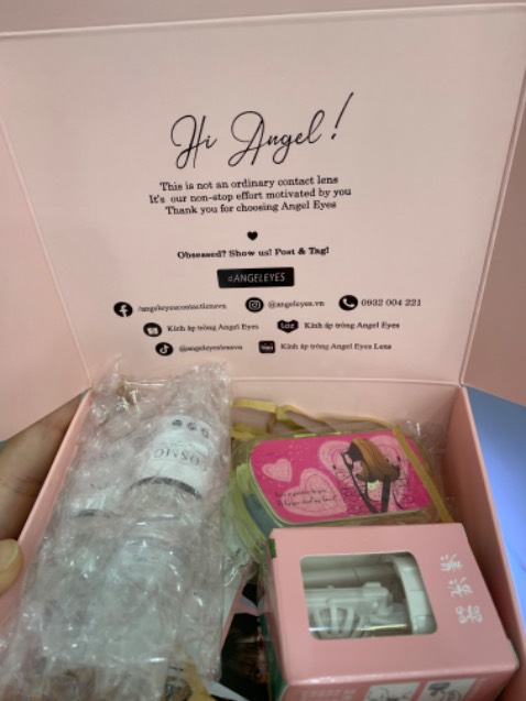 Lần đầu mua lens ở Angel Eyes .!
Cách đóng gói chỉnh chu , đẹp. Mình có hỏi tư vấn shop trả lời nhiệt tình, vui vẻ
Lần sau mình sẽ ủng hộ tiếp 💌