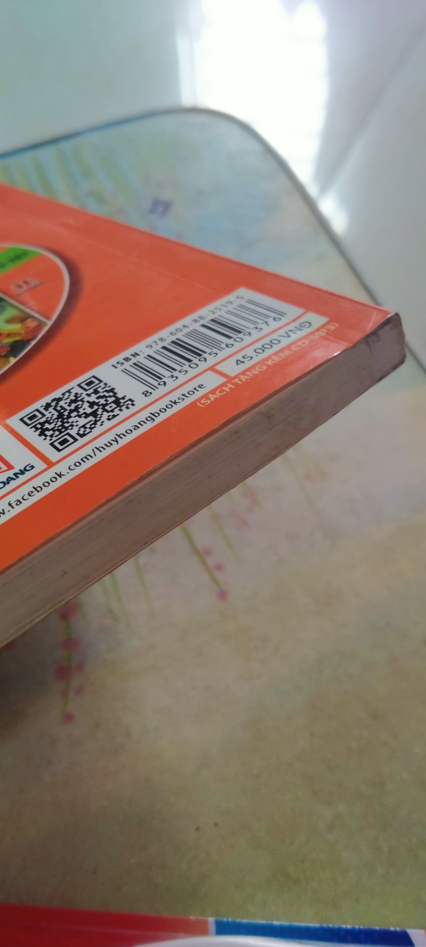 giao hàng nhanh, nhưng truyện siêu cũ bẩn, kiểu hàng tồn kho lâu ngày, sách từ 2016 rồi