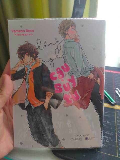 - cuốn này cũng tạm nhe ổn; nội dung cũng bth tui làm tui thấy k ấn tượng mấy
- mô típ cũm mới mẻ mà lại k khai thác sâu tí để ng đọc thấy mới mẻ; hmm cũm k đúm tại bl mà ha nma nó hơi xơ xài ý (ý kiến riêng thui nhe). 
- quà tặng là postcard vs washi tape, do tui đặt nhầm mua tận 2c nên tui thấy postcard 2c nó khác nhau ý mn. 
- tiki bên tui giao hàng ổn lắm nhe
- tui mua giá 47ka săn sale keke.