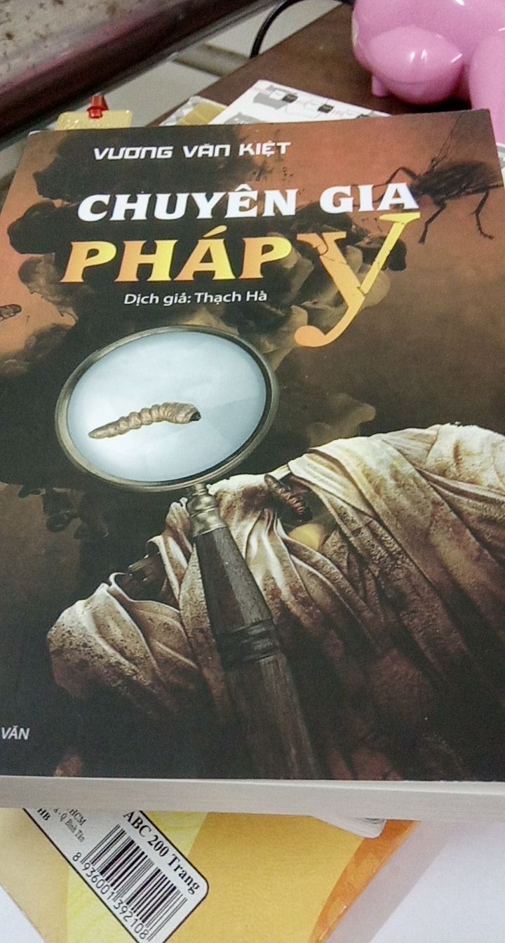 Sách hay, nội dung lôi cuốn, chủ yếu nói về pháp y côn trùng học, không giống như tần minh là pháp y về xác chết là chính.