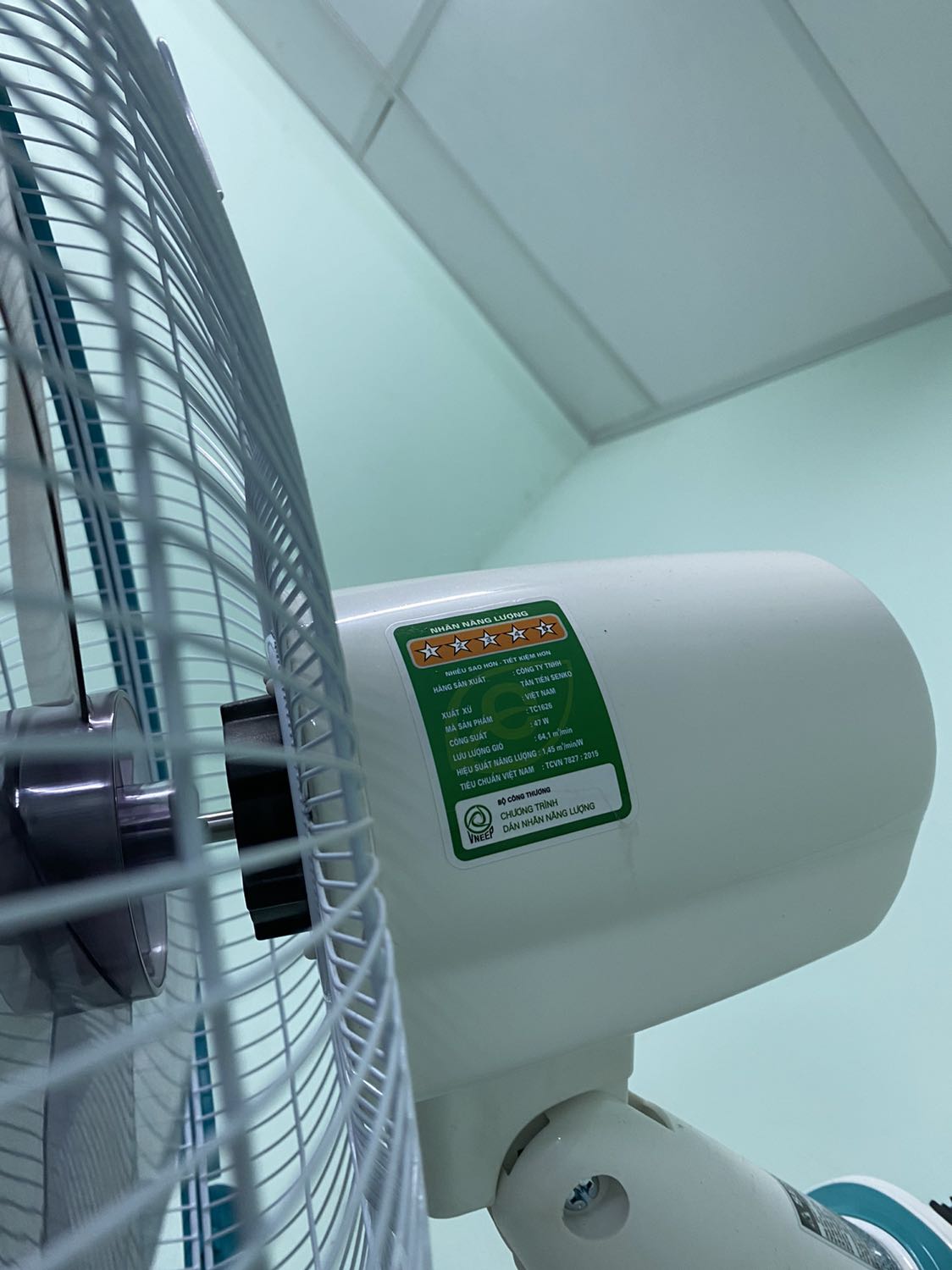 Người bán đóng gói rất cẩn thận, đúng phân loại đã chọn. 
Sản phẩm mới sử dụng, thấy khá chất lượng, quạt mạnh, ít ồn.