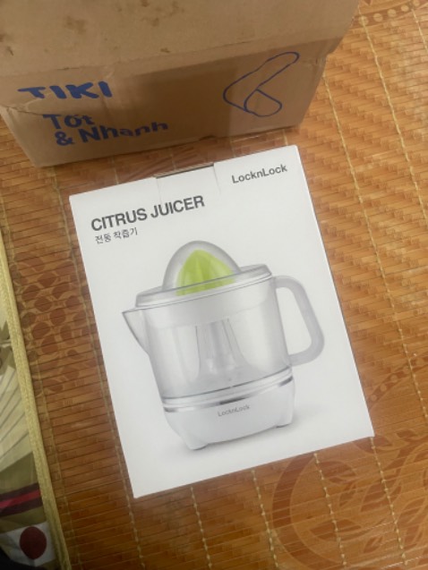 Đã nhận hàng của tiki nhiều lần đều rất ưng ý chất lượng hàng . Đóng gói đẹp chắc chắn . Chiều sẽ mua cam nhưng rất yên tâm với máy vắt cam của tiki giao .