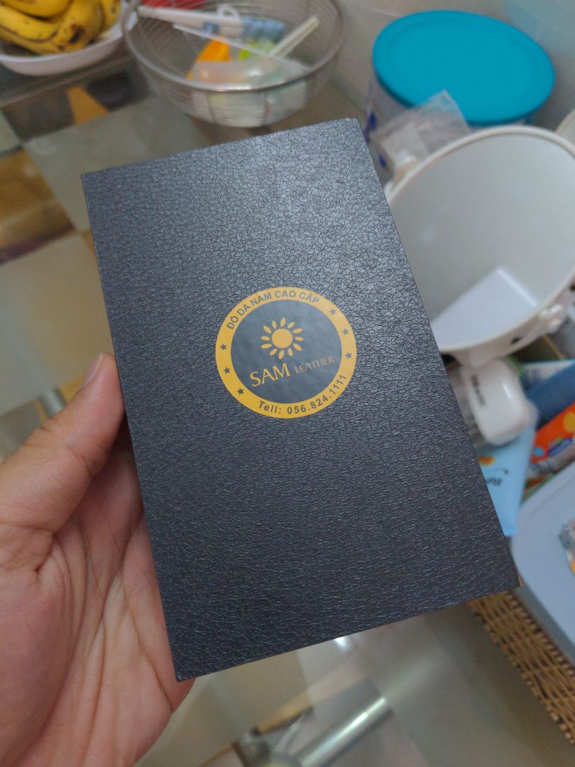 hộp đẹp, dây đẹp, da mềm, đường chỉ đều. có tặng thêm 2 bộ cốt dây, 1 cây mở