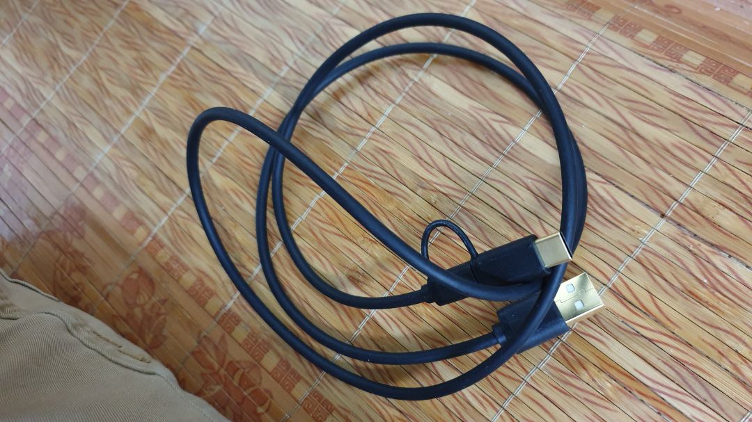 Dây chắc chắn, đầu USB và Type C đều mạ màu vàng đúng của Ugreen. Còn bền hay k, chất lượng ntn thì thử ms biết