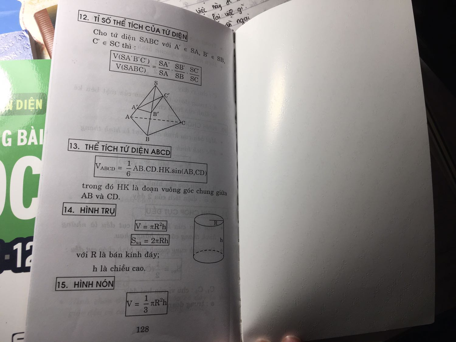 Cái quan trọng nhất lại không có. Mục lục?
Phần ở cuối bị lặp lại